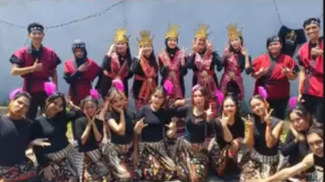 DOKUMENTASI BERSAMA PERFORMER COLLAB MAHAKARYA